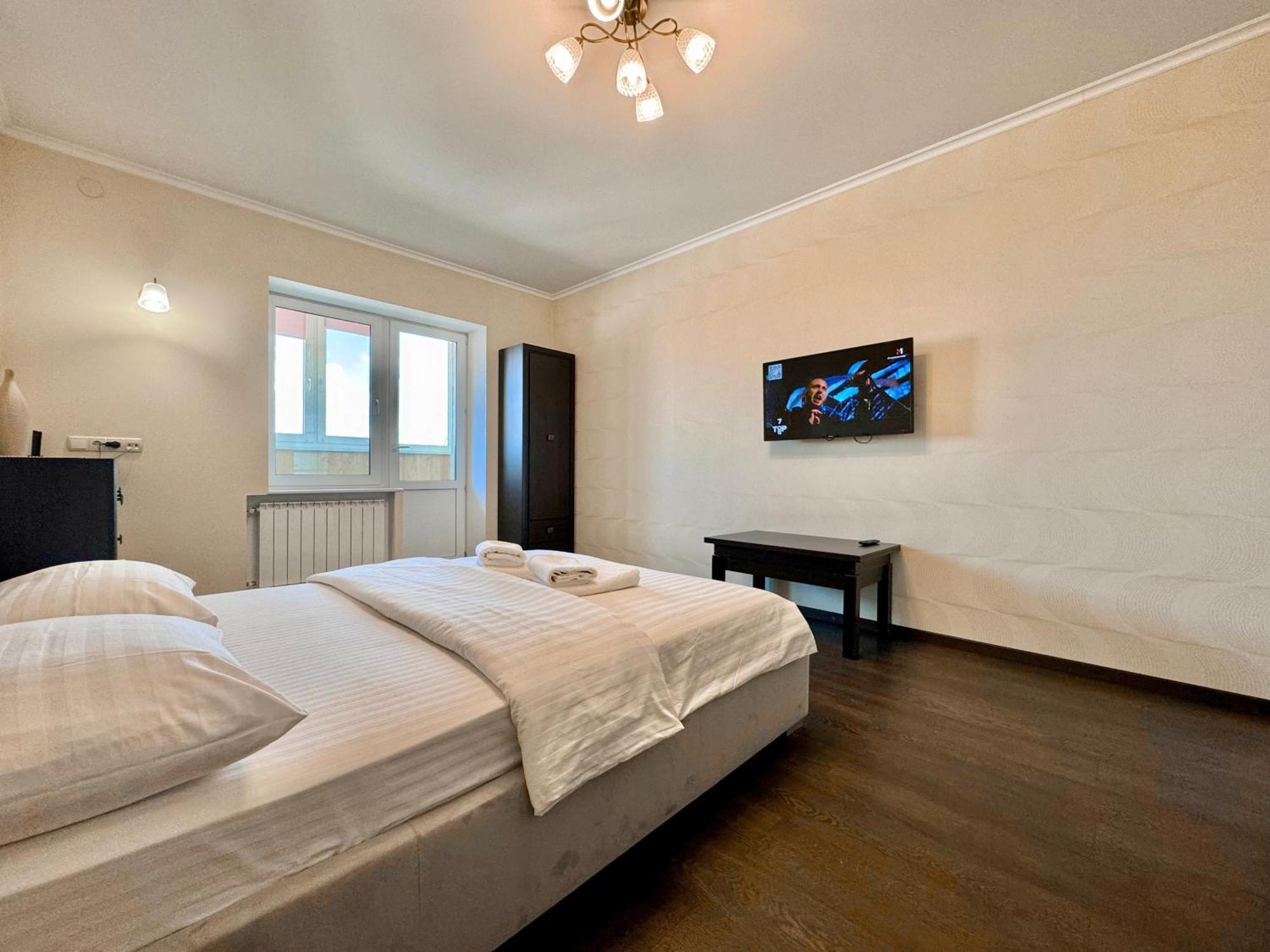 Apartpoltava Світлі Просторі Апартаменти 80М2 , 2-Окремі Кімнати, Новобудова Центр Чек Банківський Ngoại thất bức ảnh
