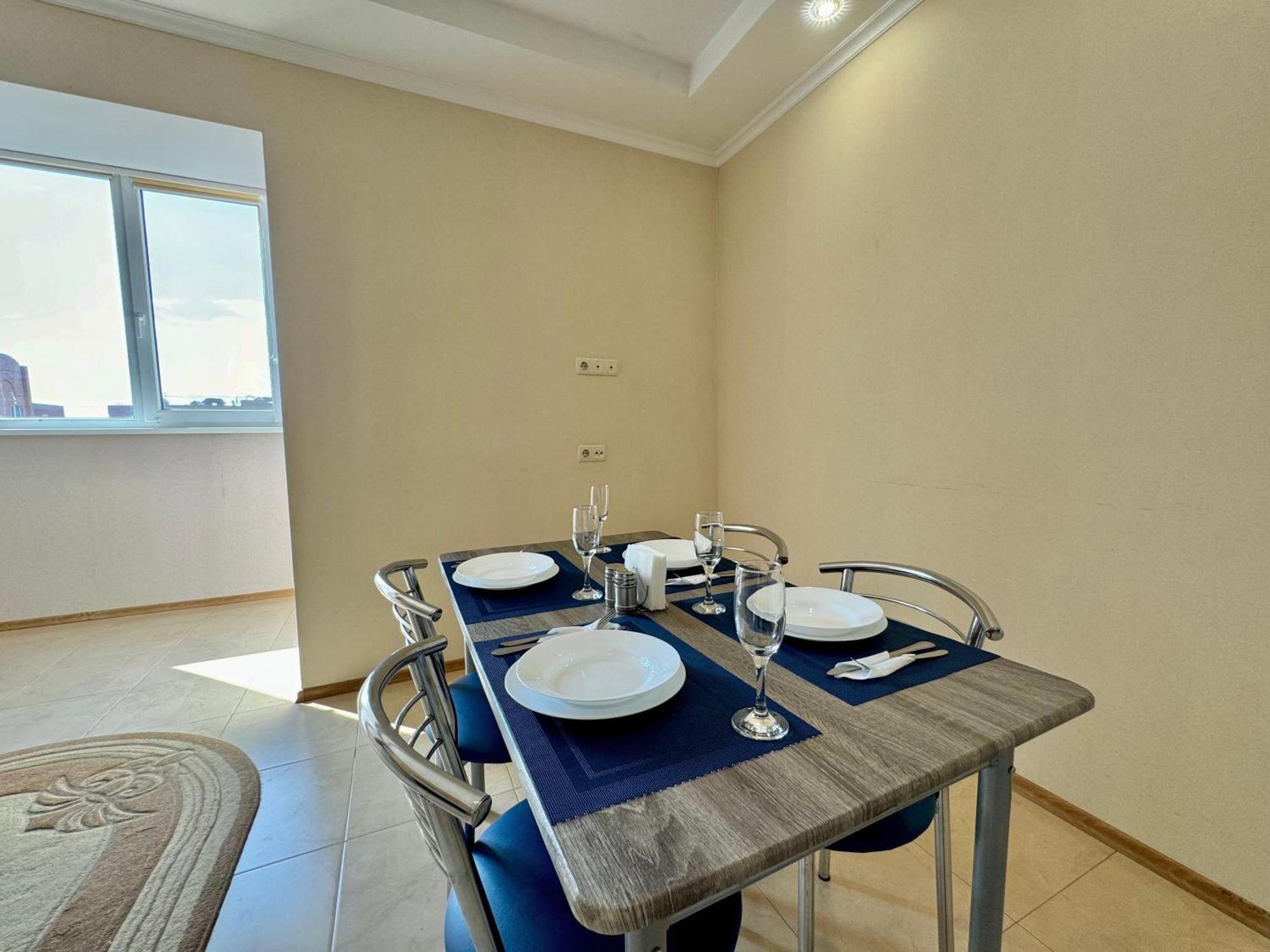 Apartpoltava Світлі Просторі Апартаменти 80М2 , 2-Окремі Кімнати, Новобудова Центр Чек Банківський Ngoại thất bức ảnh