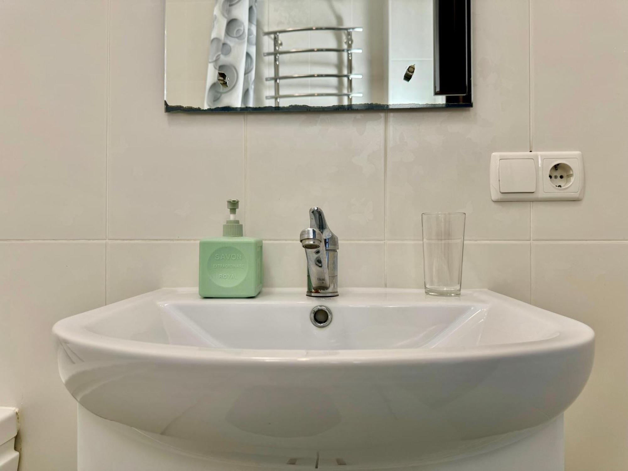Apartpoltava Світлі Просторі Апартаменти 80М2 , 2-Окремі Кімнати, Новобудова Центр Чек Банківський Ngoại thất bức ảnh