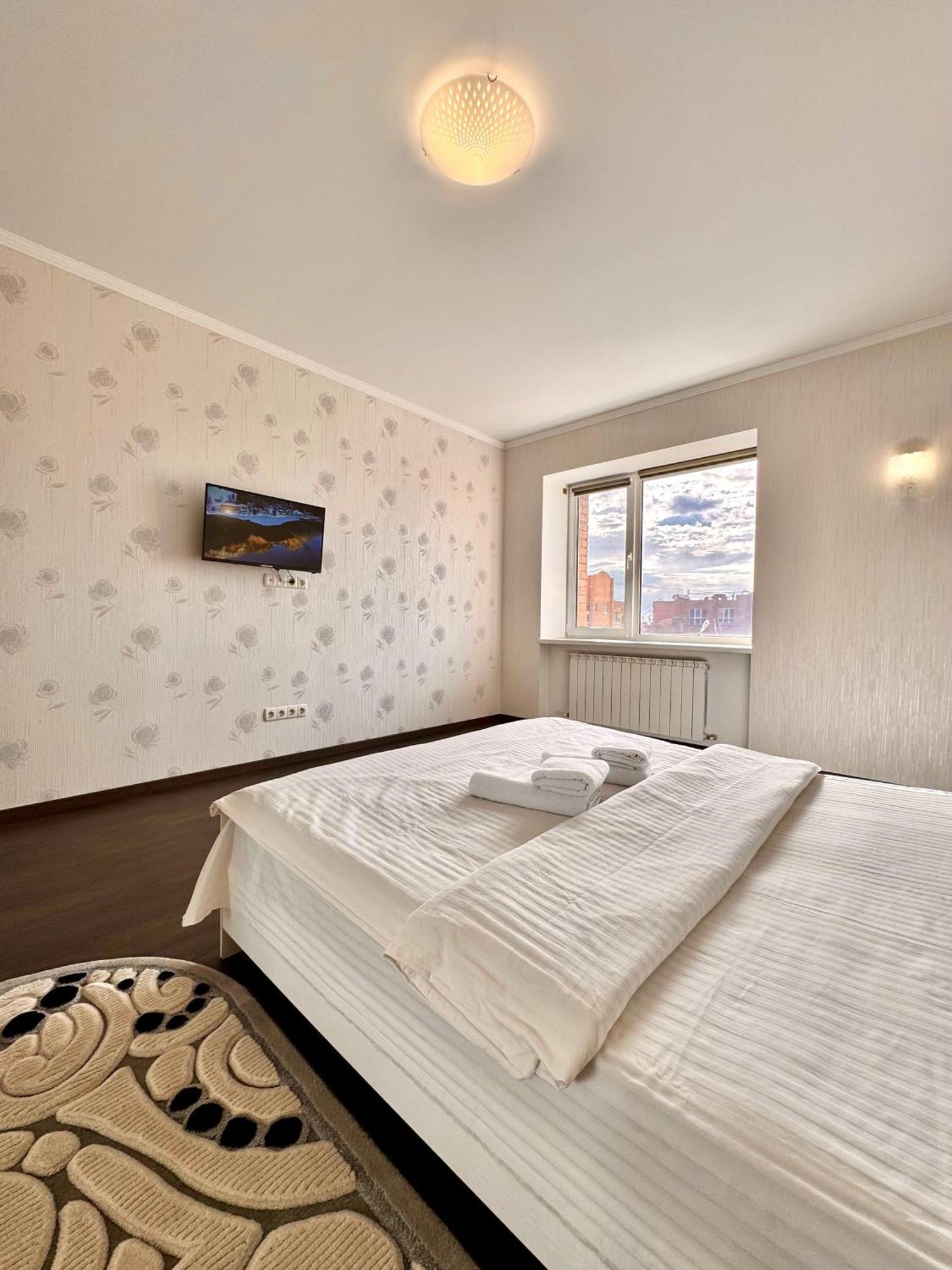 Apartpoltava Світлі Просторі Апартаменти 80М2 , 2-Окремі Кімнати, Новобудова Центр Чек Банківський Ngoại thất bức ảnh